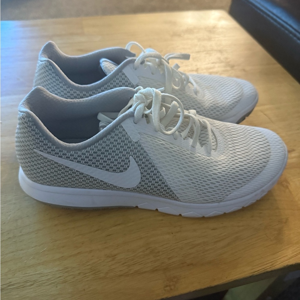 Nike Mesh White and Gray Running Shoes